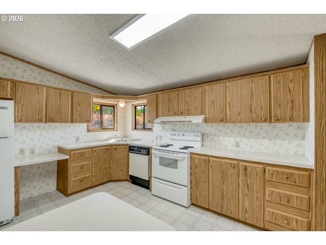 18485 Sw PACIFIC Dr unit 83, Tualatin, OR 97062