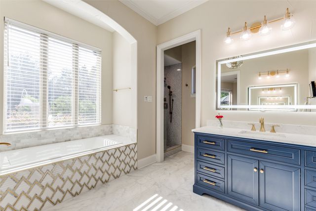 2644 Round Table Boulevard, Lewisville, TX 75056