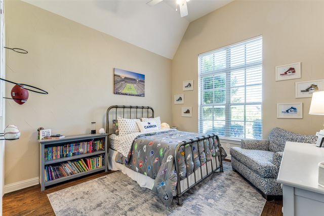 2644 Round Table Boulevard, Lewisville, TX 75056