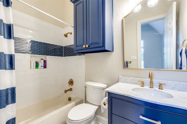 2644 Round Table Boulevard, Lewisville, TX 75056