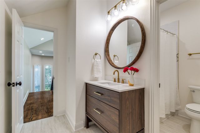 2644 Round Table Boulevard, Lewisville, TX 75056