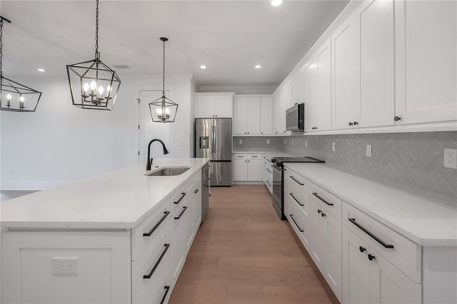 801 E NORTH STREET, Tampa, FL 33604