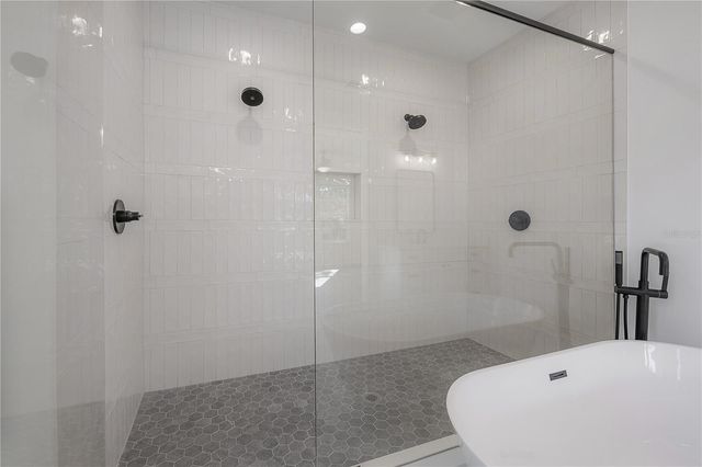 801 E NORTH STREET, Tampa, FL 33604