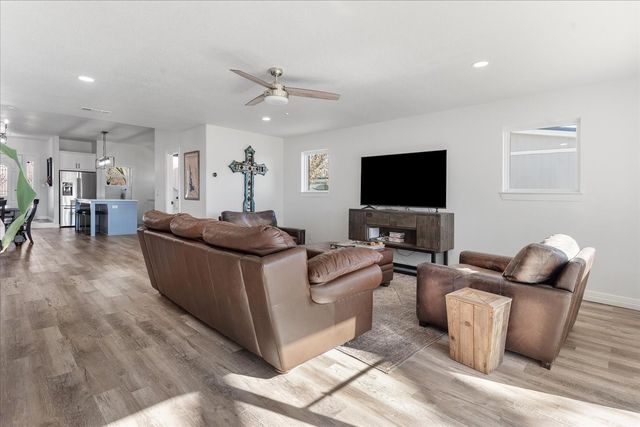 6837 Briar Road, Azle, TX 76020