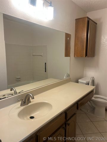 22510 E 98th Street S, Broken Arrow, OK 74014