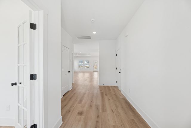 3204 Gravity Dr, Columbia, TN 38401