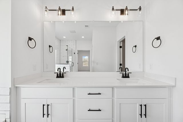 3204 Gravity Dr, Columbia, TN 38401