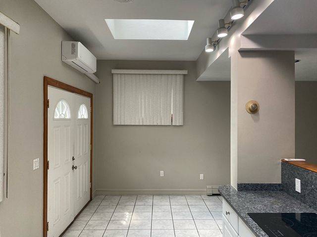 203 Gladstone Street R, Boston, MA 02128