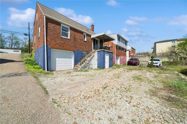 1320 Lebanon Church Rd, West Mifflin, PA 15236