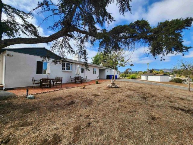 1060 Crest View Dr, Vista, CA 92081