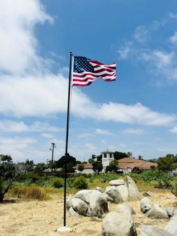 1060 Crest View Dr, Vista, CA 92081