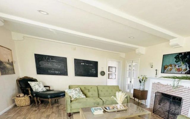 1060 Crest View Dr, Vista, CA 92081