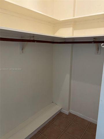 1470 NE 125th Ter 705, North Miami, FL 33161