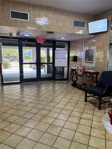 1470 NE 125th Ter 705, North Miami, FL 33161