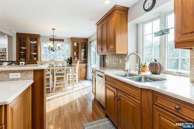 22 Sloping Hill Terrace, Wayne, NJ 07470