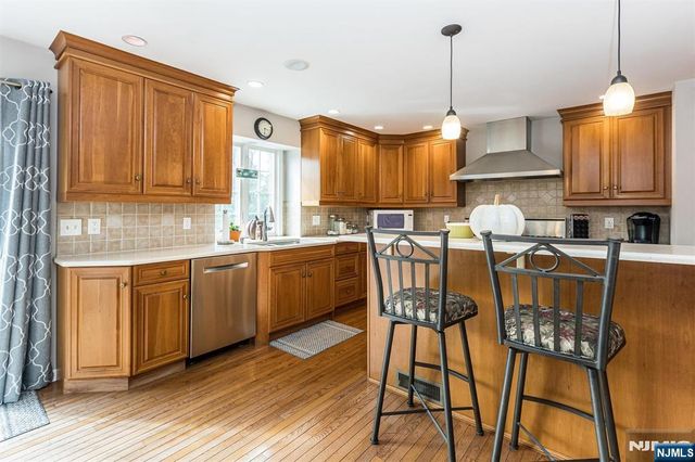 22 Sloping Hill Terrace, Wayne, NJ 07470