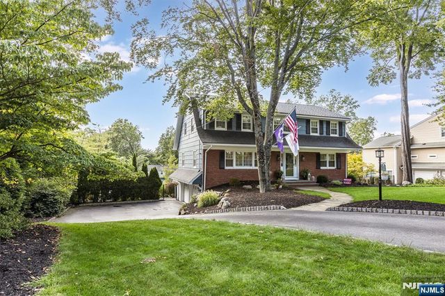 22 Sloping Hill Terrace, Wayne, NJ 07470