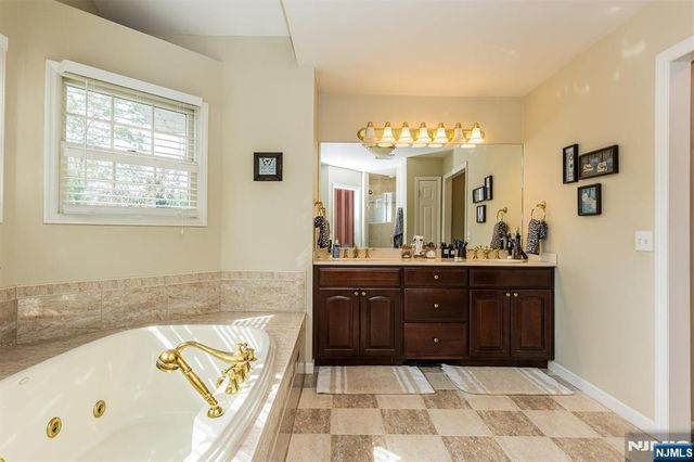 22 Sloping Hill Terrace, Wayne, NJ 07470