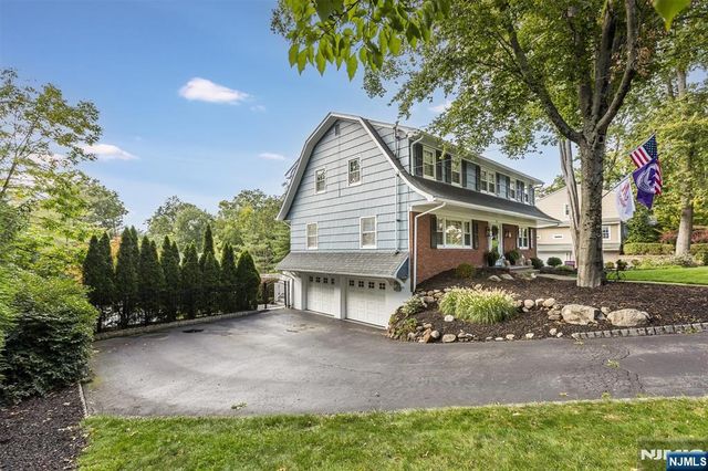 22 Sloping Hill Terrace, Wayne, NJ 07470