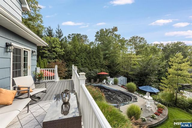 22 Sloping Hill Terrace, Wayne, NJ 07470