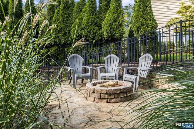 22 Sloping Hill Terrace, Wayne, NJ 07470