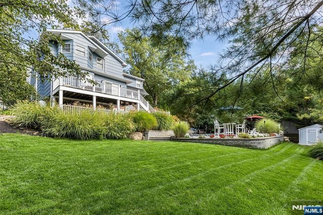 22 Sloping Hill Terrace, Wayne, NJ 07470