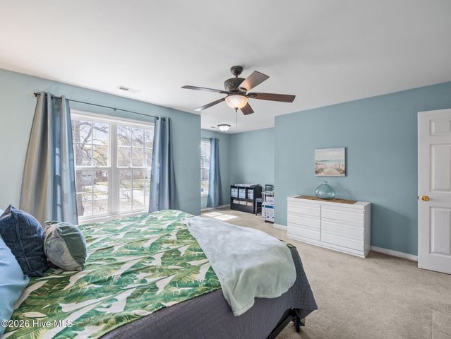 135 Shellbank Drive, Sneads Ferry, NC 28460