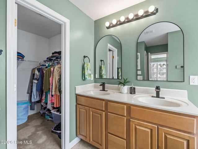 135 Shellbank Drive, Sneads Ferry, NC 28460