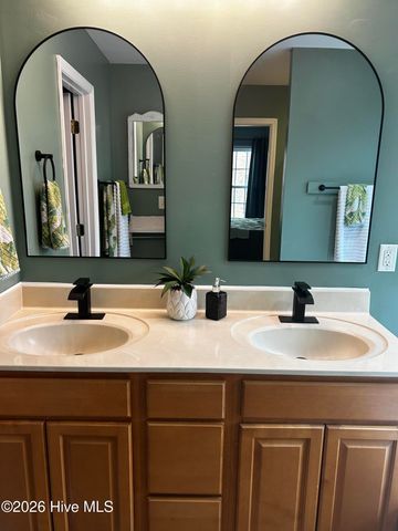 135 Shellbank Drive, Sneads Ferry, NC 28460