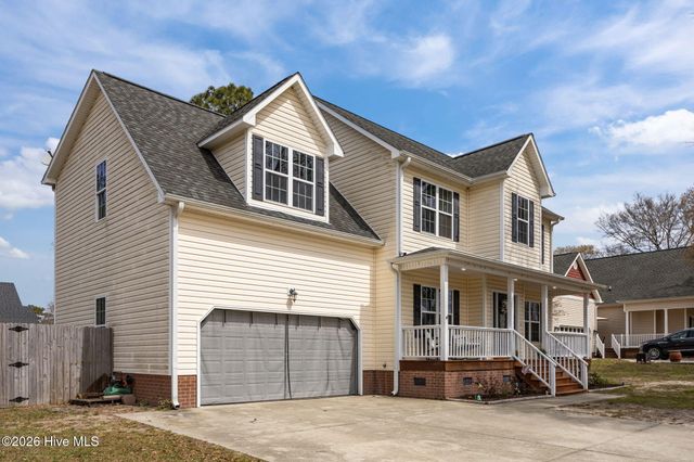 135 Shellbank Drive, Sneads Ferry, NC 28460