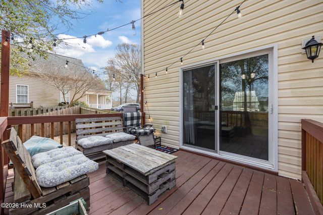 135 Shellbank Drive, Sneads Ferry, NC 28460