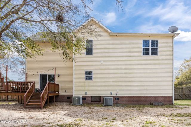 135 Shellbank Drive, Sneads Ferry, NC 28460