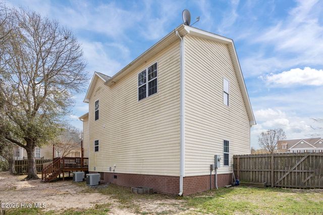 135 Shellbank Drive, Sneads Ferry, NC 28460