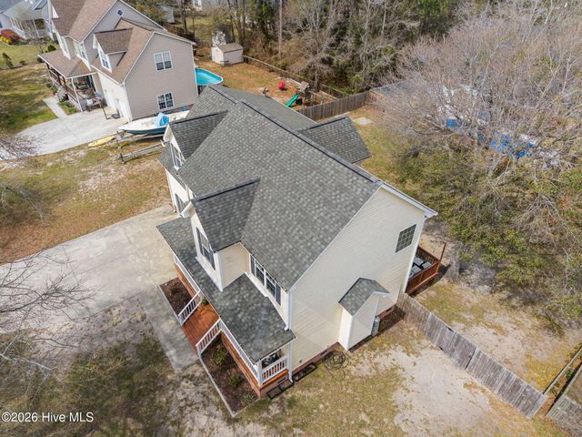135 Shellbank Drive, Sneads Ferry, NC 28460