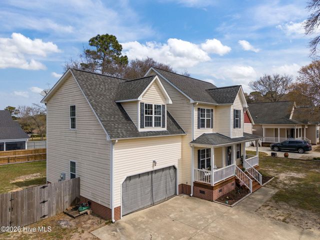 135 Shellbank Drive, Sneads Ferry, NC 28460