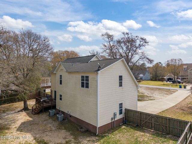 135 Shellbank Drive, Sneads Ferry, NC 28460