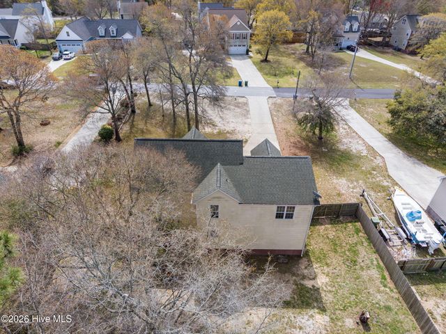 135 Shellbank Drive, Sneads Ferry, NC 28460