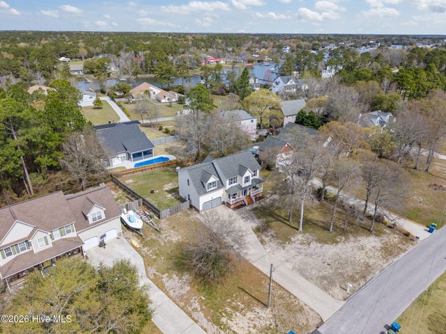 135 Shellbank Drive, Sneads Ferry, NC 28460