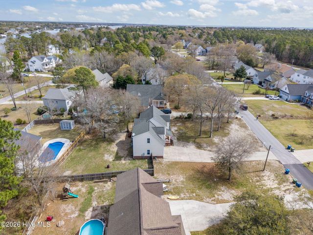 135 Shellbank Drive, Sneads Ferry, NC 28460