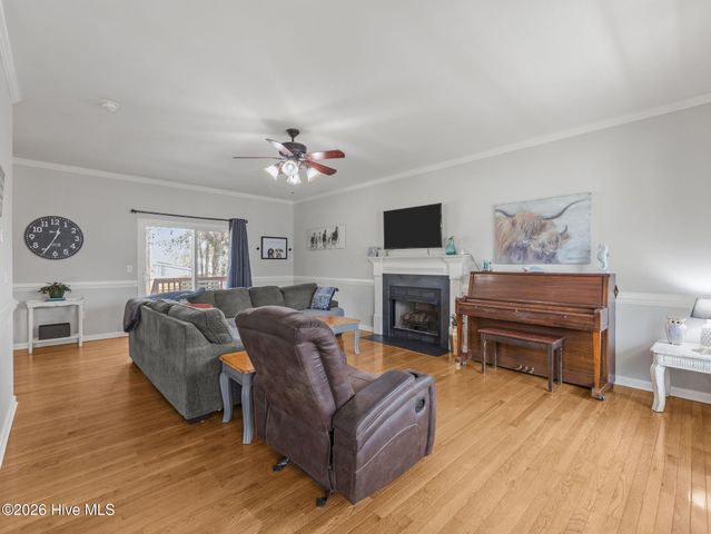 135 Shellbank Drive, Sneads Ferry, NC 28460