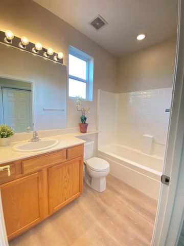 410 Sun Shower Cir, Sacramento, CA 95823