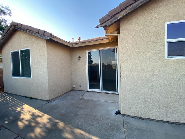 410 Sun Shower Cir, Sacramento, CA 95823