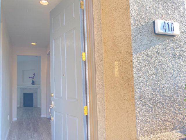 410 Sun Shower Cir, Sacramento, CA 95823