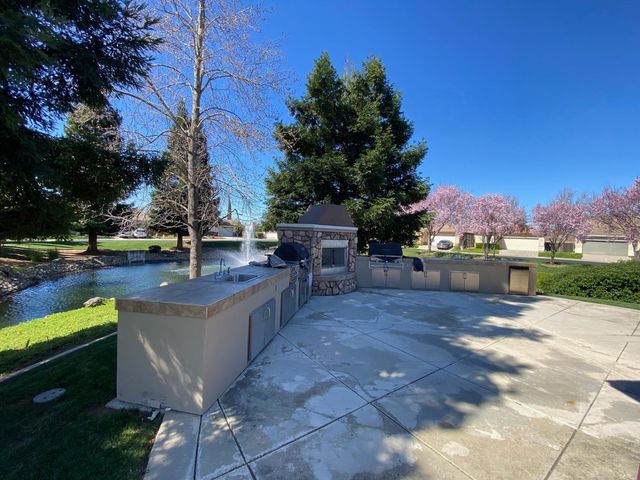 410 Sun Shower Cir, Sacramento, CA 95823