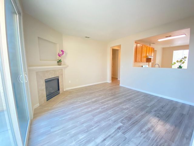 410 Sun Shower Cir, Sacramento, CA 95823