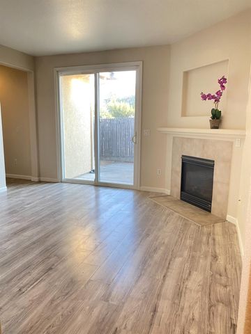 410 Sun Shower Cir, Sacramento, CA 95823