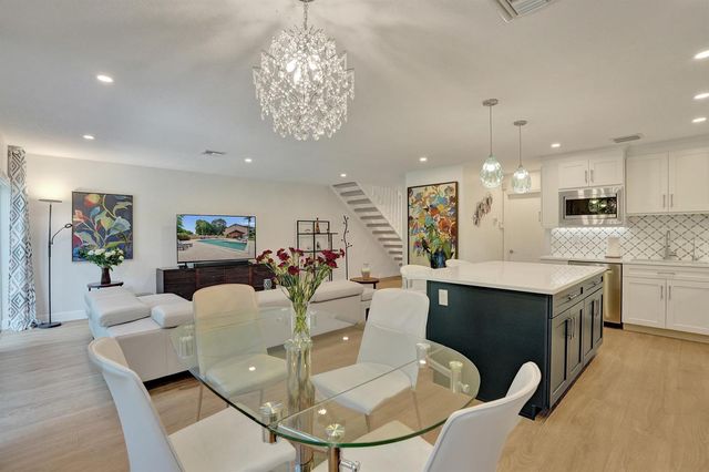 4921 Riverside Drive 606, Coral Springs, FL 33067