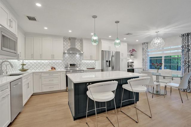 4921 Riverside Drive 606, Coral Springs, FL 33067