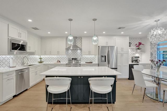 4921 Riverside Drive 606, Coral Springs, FL 33067