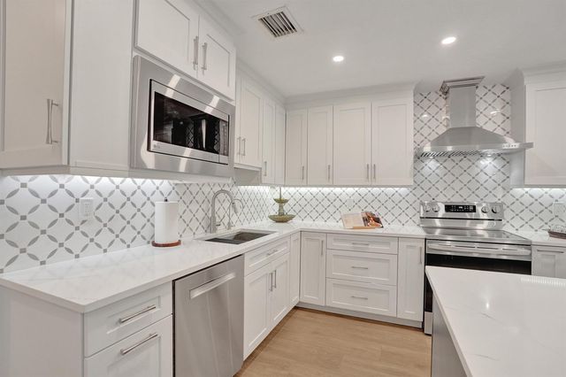 4921 Riverside Drive 606, Coral Springs, FL 33067